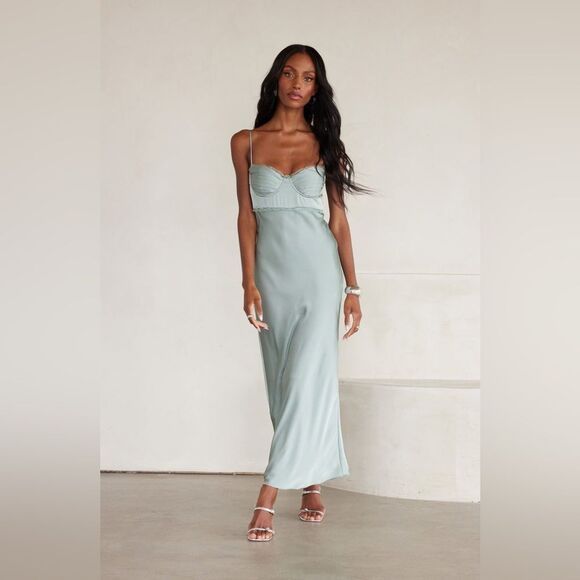 Astr NWT Florianne Satin Maxi Dress in Sage Size XL MSRP $148 - Picture 3 of 7